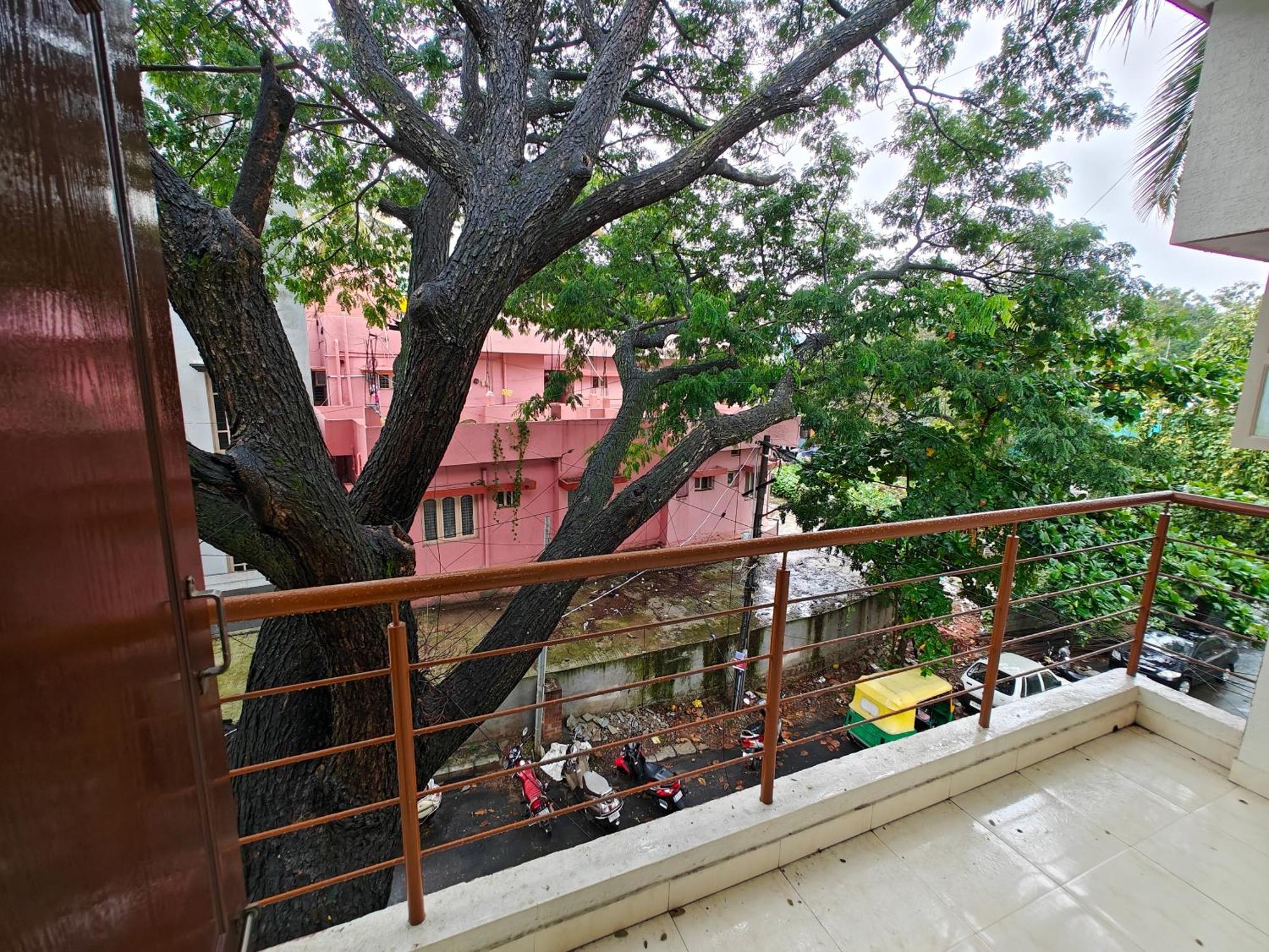 Sampada Homestay Bangalore Buitenkant foto