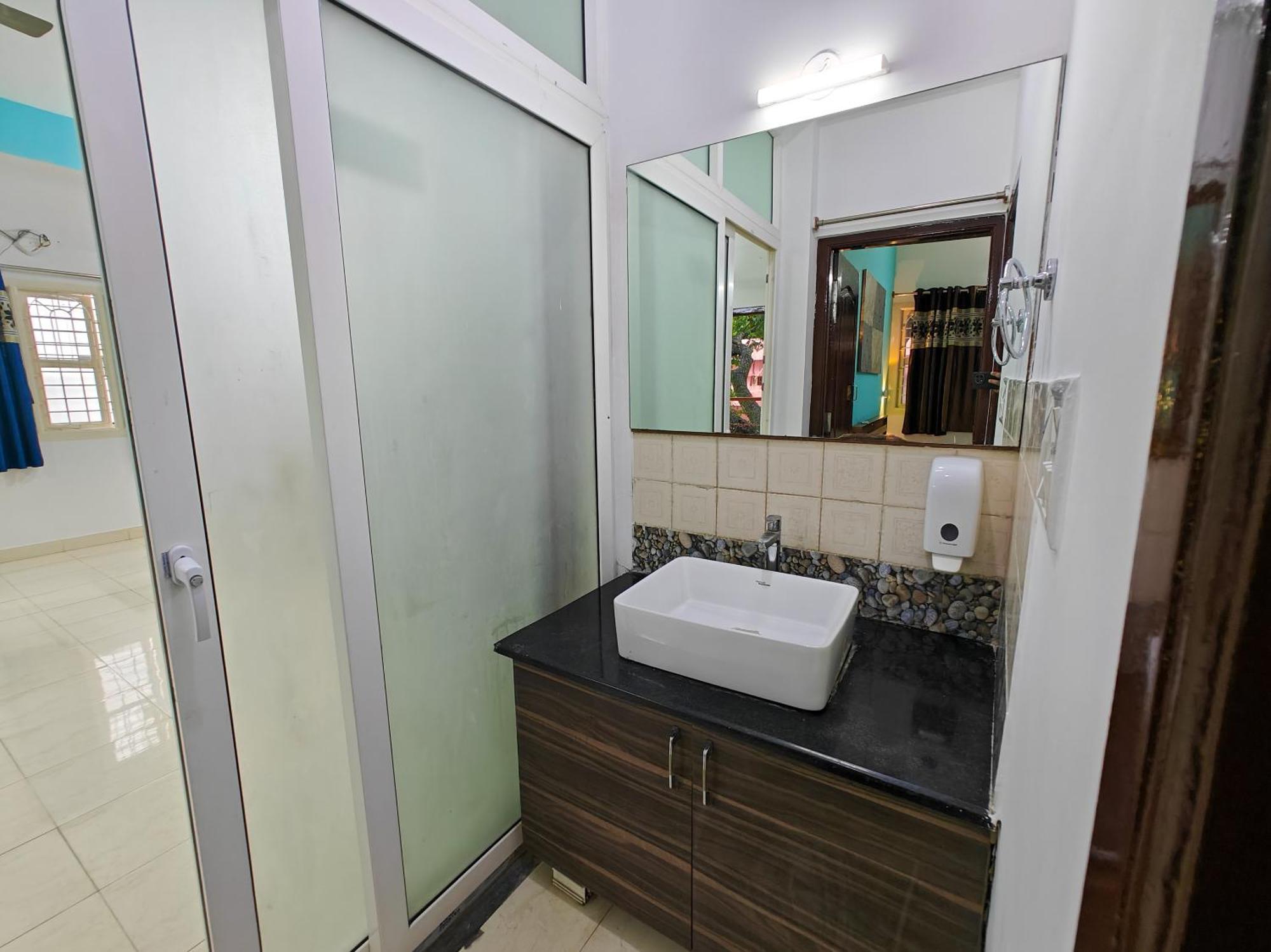 Sampada Homestay Bangalore Buitenkant foto