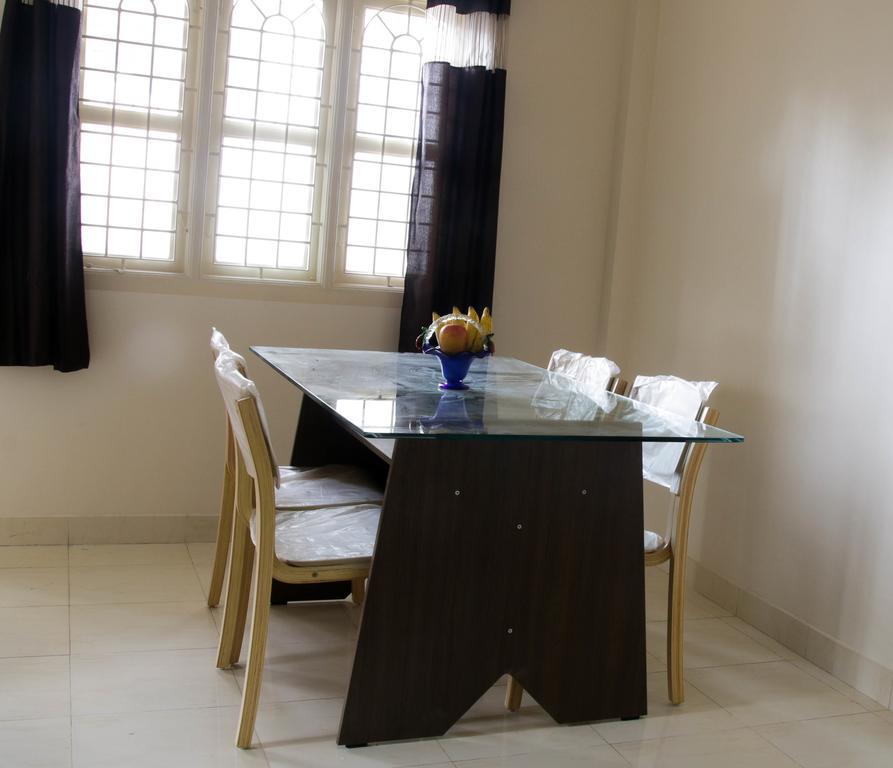Sampada Homestay Bangalore Buitenkant foto